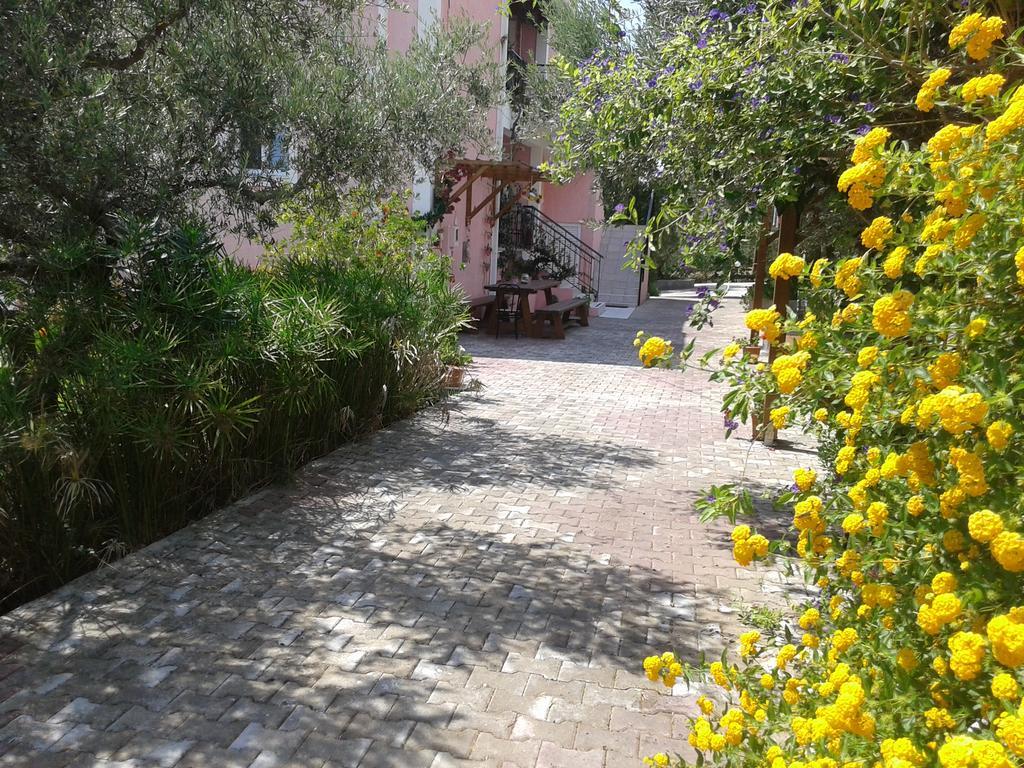 Elpida Studio Τραπεζάκι Εξωτερικό φωτογραφία